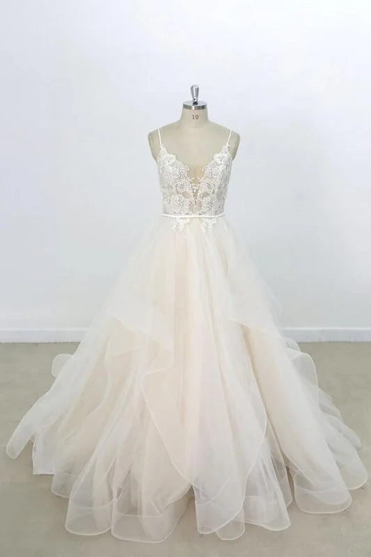 Eye-catching Appliques Tulle A-line Wedding Dress Vintage Style Dress