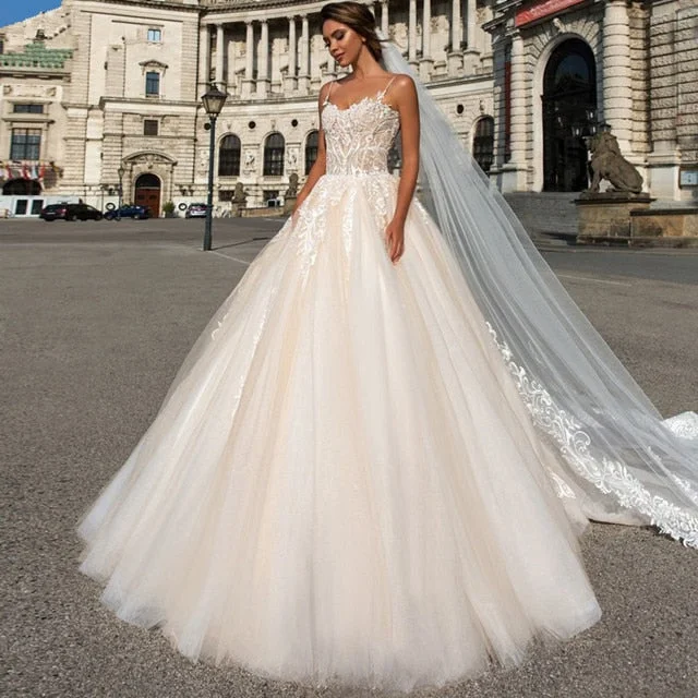 Tulle Lace Sleeveless Wedding Day Bridal Gown Satin Lace Gown