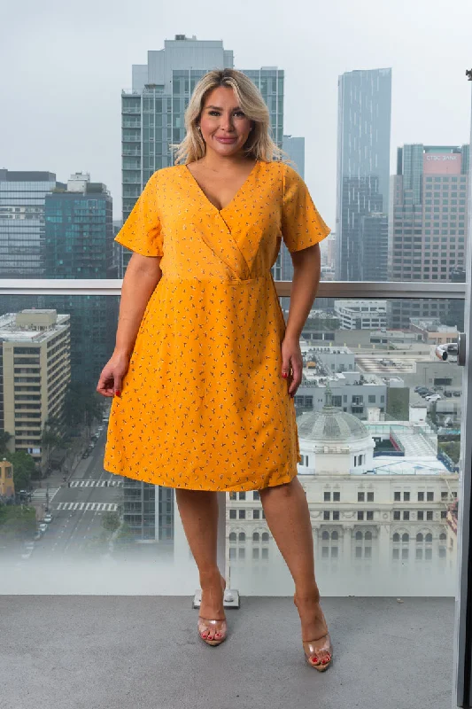 Plus Size Floral Print V-Neck Short Sleeve Midi Dress W/Elastic on Waist And Full Lining In Mustard (197440) Ruffled midi dresses